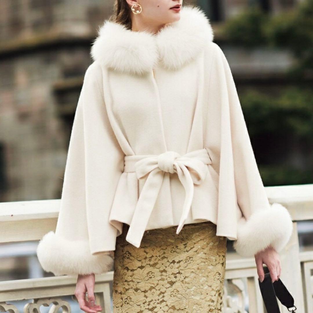 【Noela(ノエラ)】 ファー付きポンチョコート オフホワイト