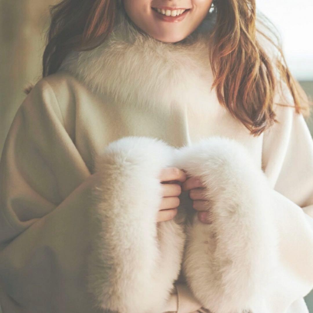 【Noela(ノエラ)】 ファー付きポンチョコート オフホワイト