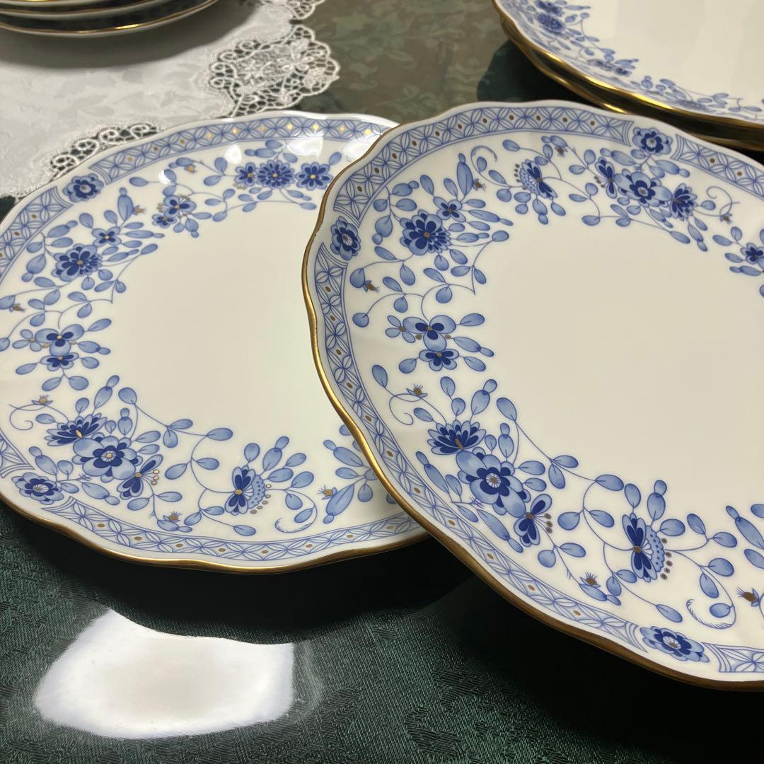 ナルミ青い花柄の食器セット 全18ピース