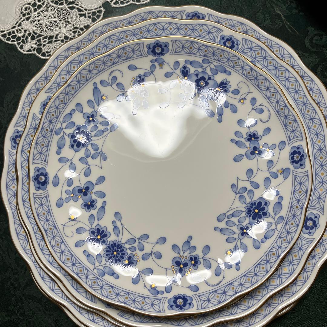 ナルミ青い花柄の食器セット 全18ピース