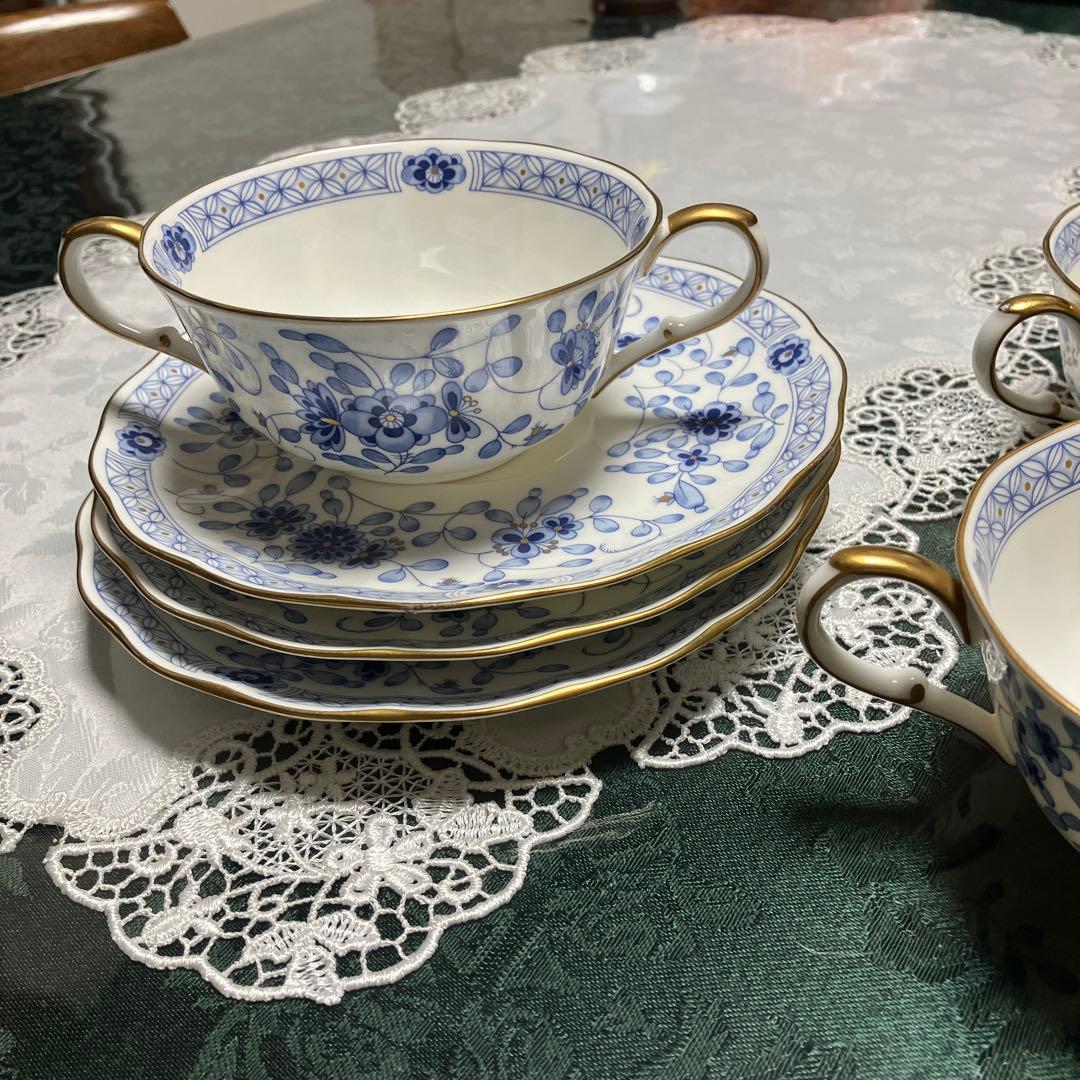 ナルミ青い花柄の食器セット 全18ピース