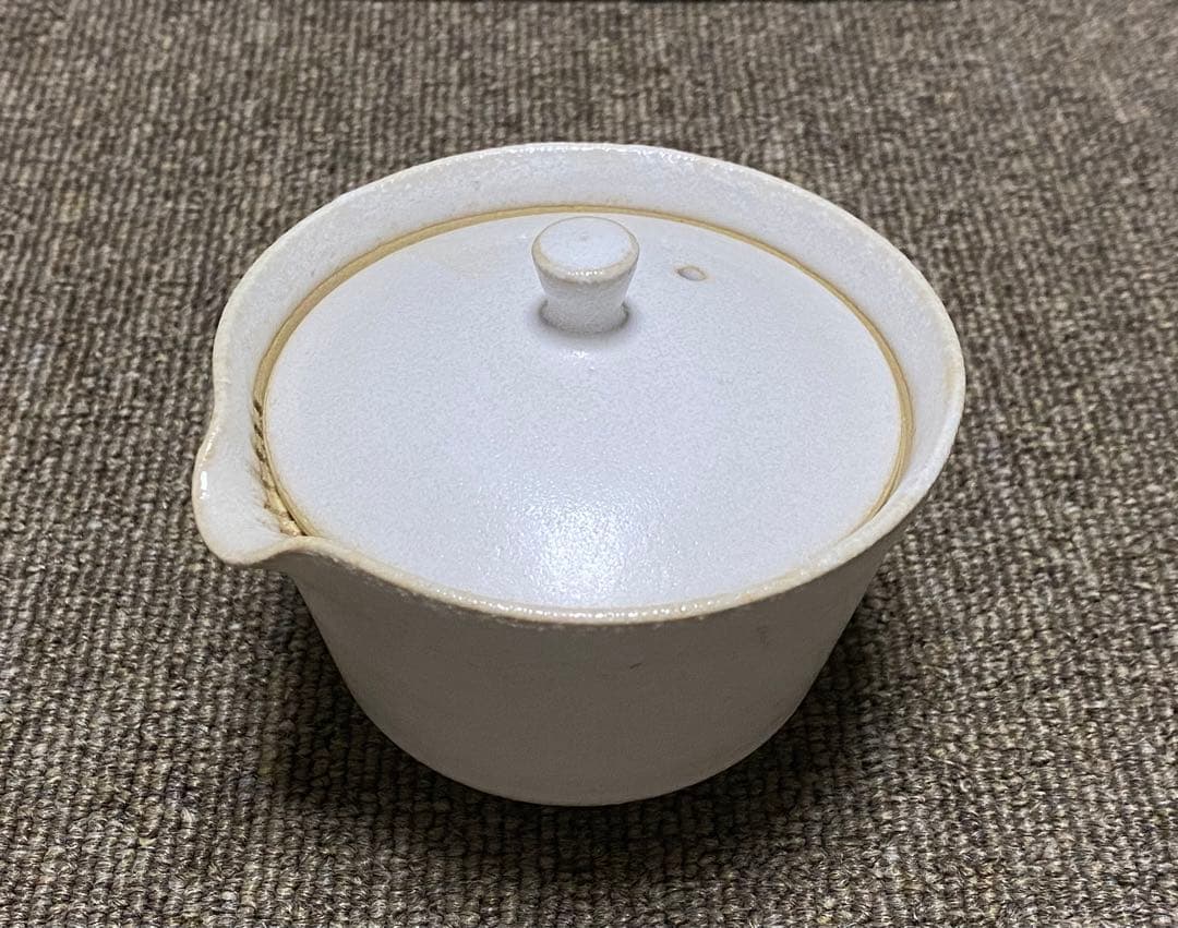 YALI  入れ子茶器 チタン白釉 （紫香xkiwaha)
