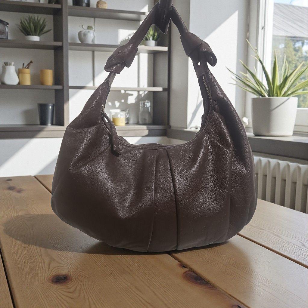 土屋鞄製造所 本革レザー ワンショルダーバッグ ダークブラウン 上質柔らか　軽量