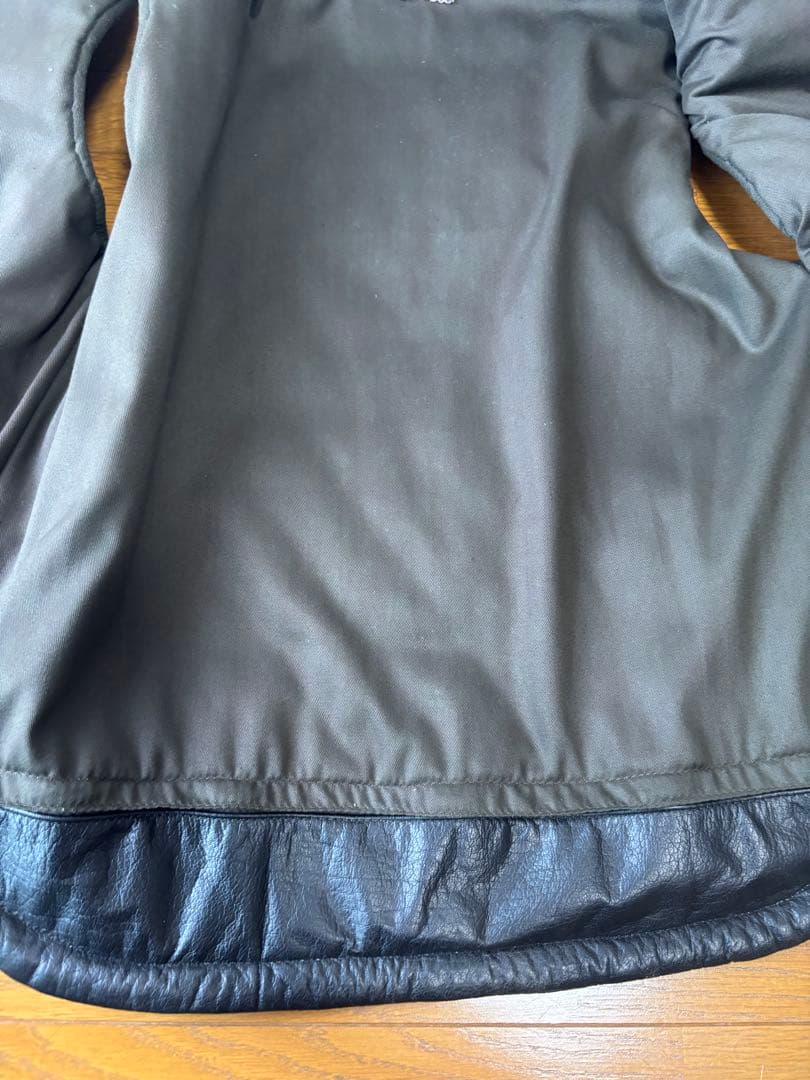 ダウンベスト ブラック/ベージュ稲妻デザイン【値下げ】