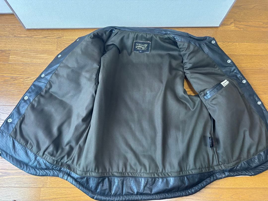 ダウンベスト ブラック/ベージュ稲妻デザイン【値下げ】