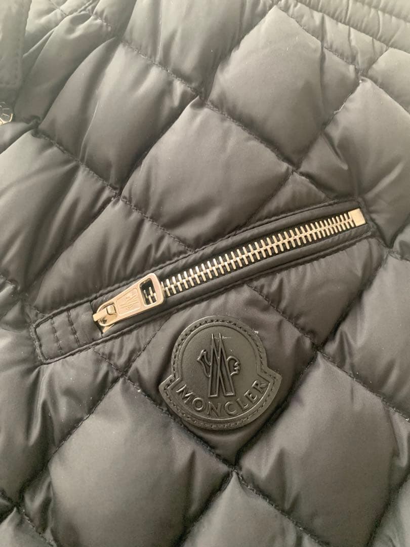 モンクレールダウンベスト　キルティング　レザーロゴパッチ　希少サイズ1（M）