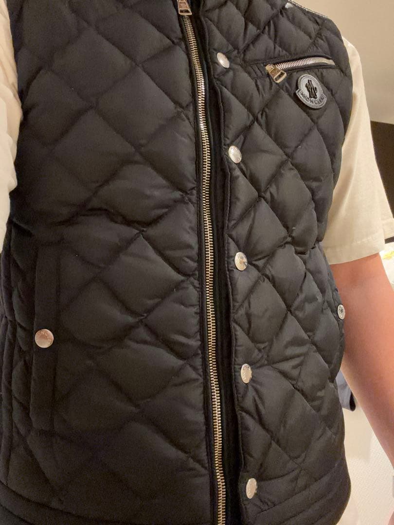 モンクレールダウンベスト　キルティング　レザーロゴパッチ　希少サイズ1（M）