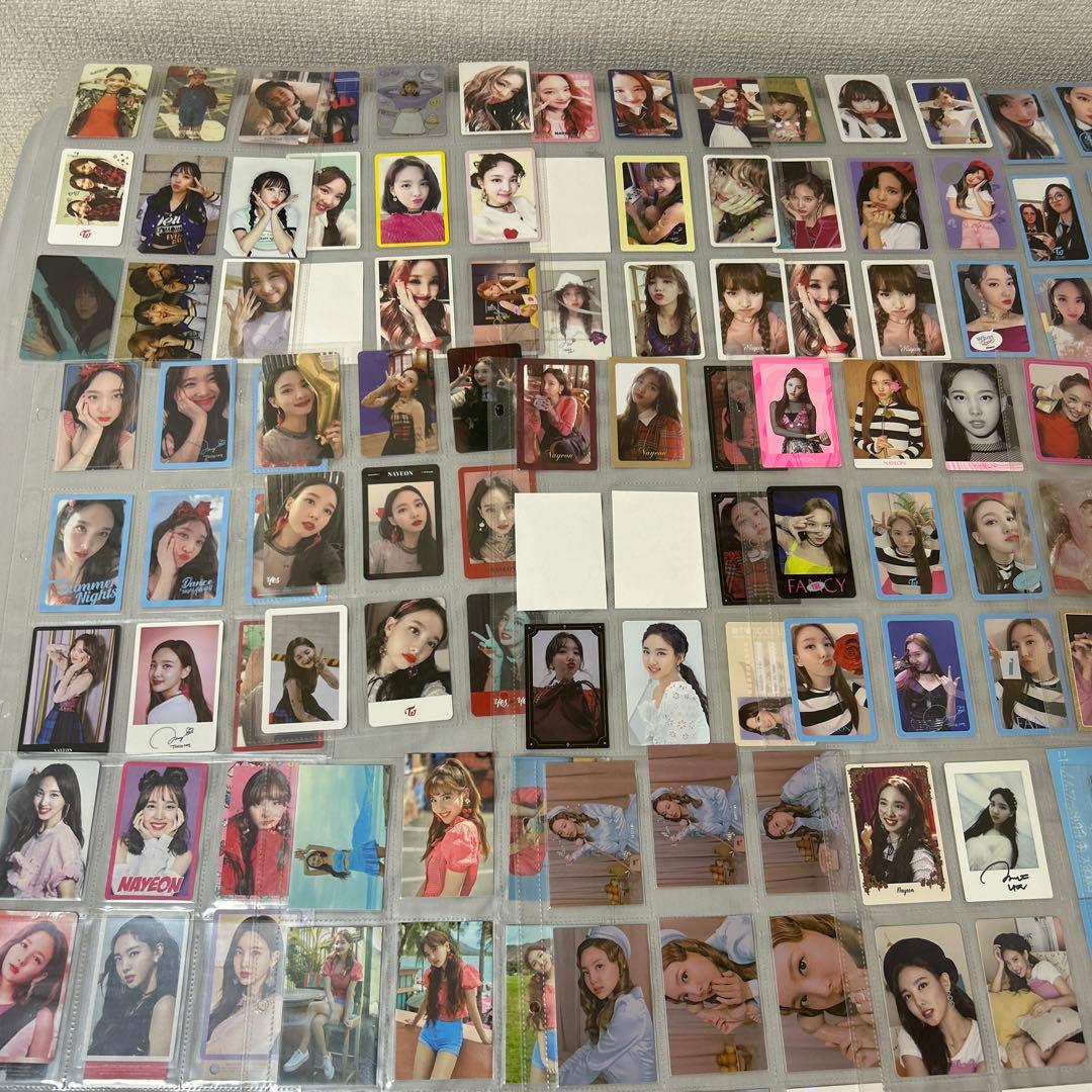 TWICE UNIVERSITY バインダー　トレカ