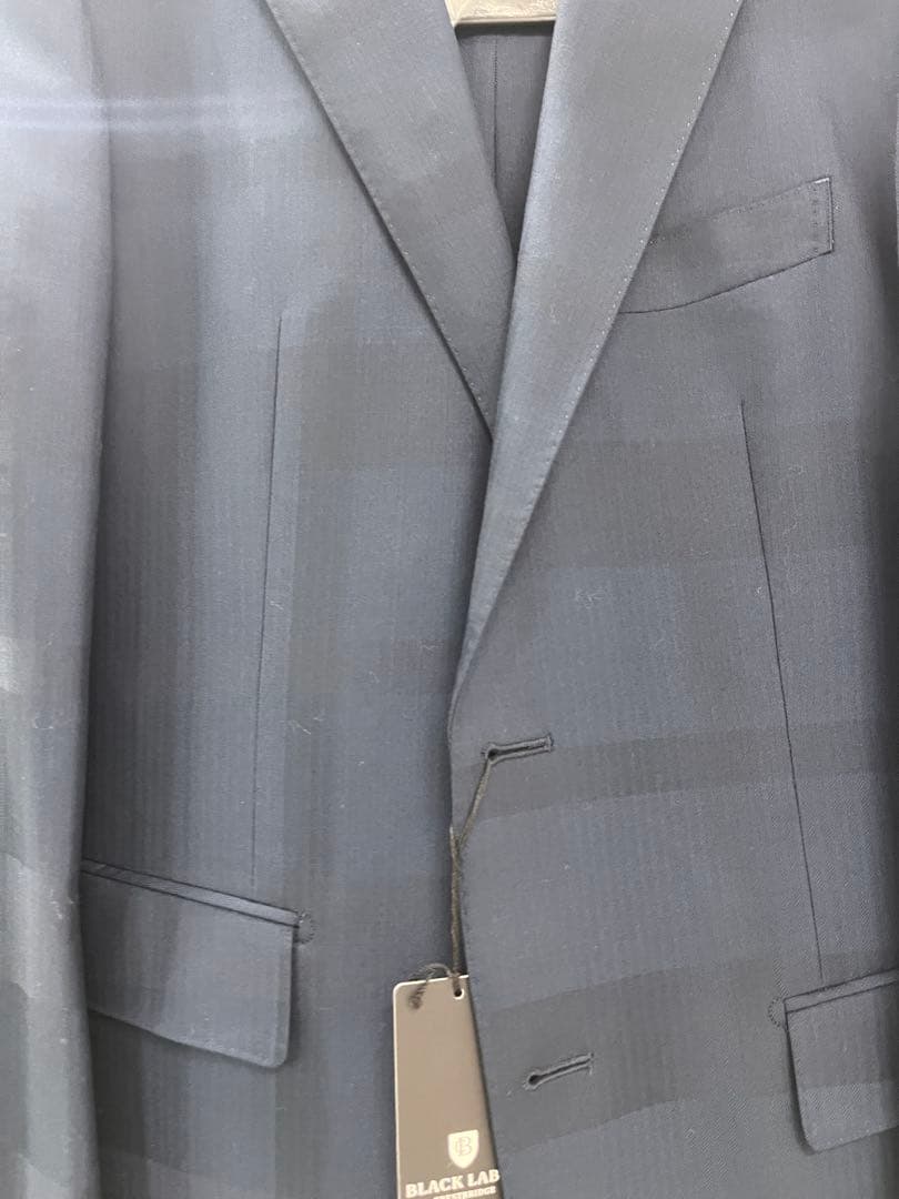 新品　BLACK LABEL スーツ（ジャケット・ベスト・パンツ）　サイズ38R