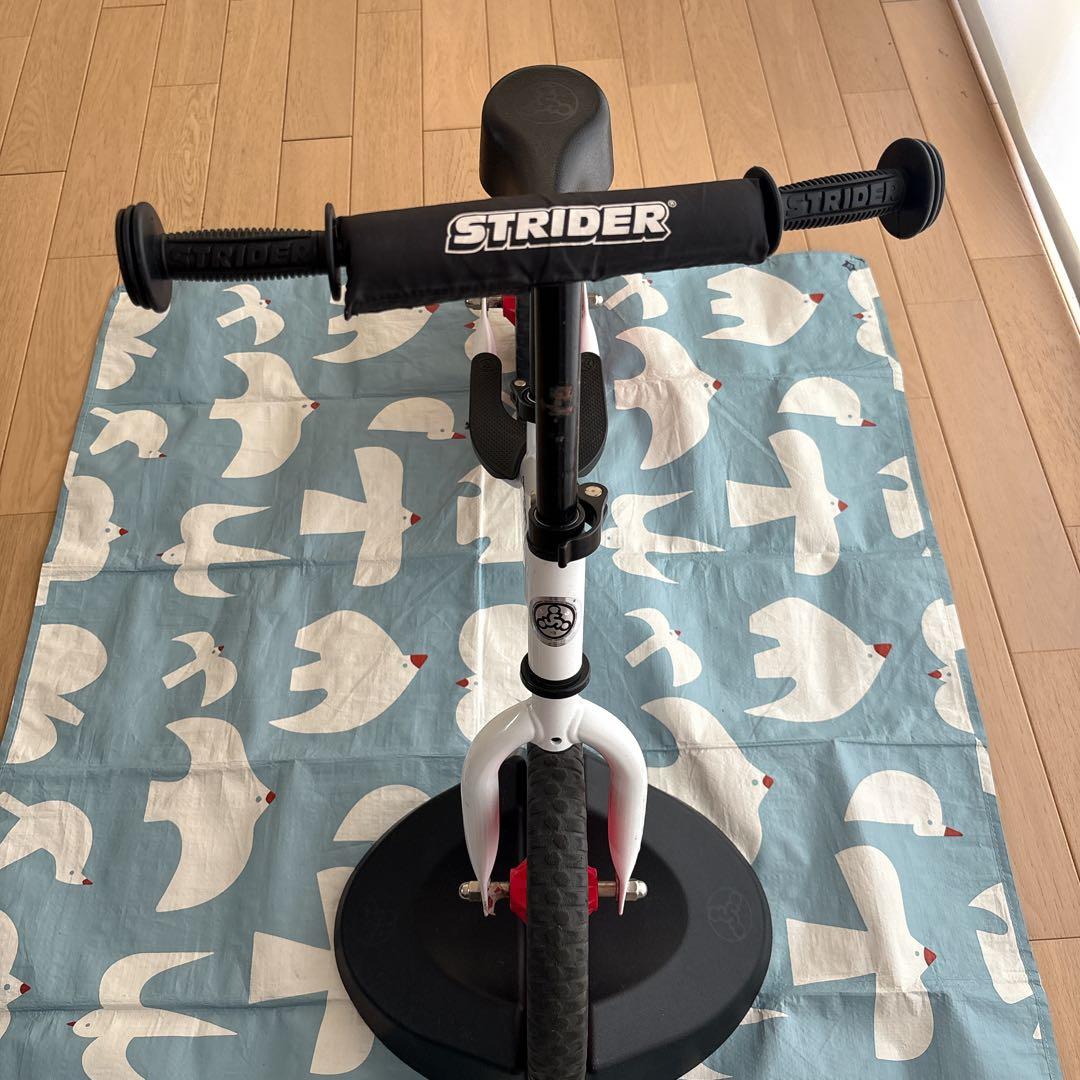 ストライダーSTRIDER（12 Custom Sport 白＋赤）