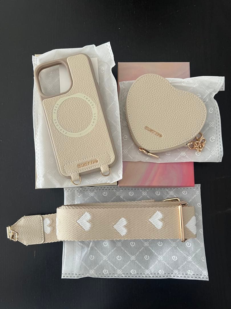 CUSTYPE ハート型ポーチ付きiPhone13Pro ケース