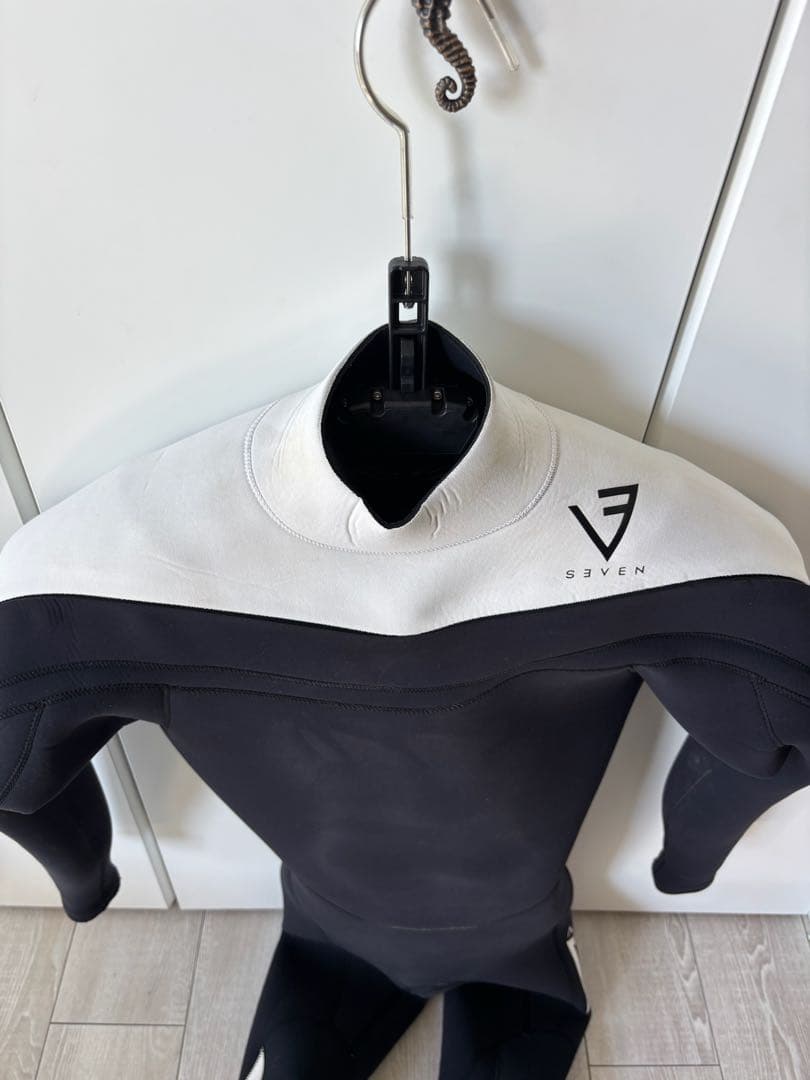 SEVEN 3mmフルスーツ チェストジップ　ウェットスーツ