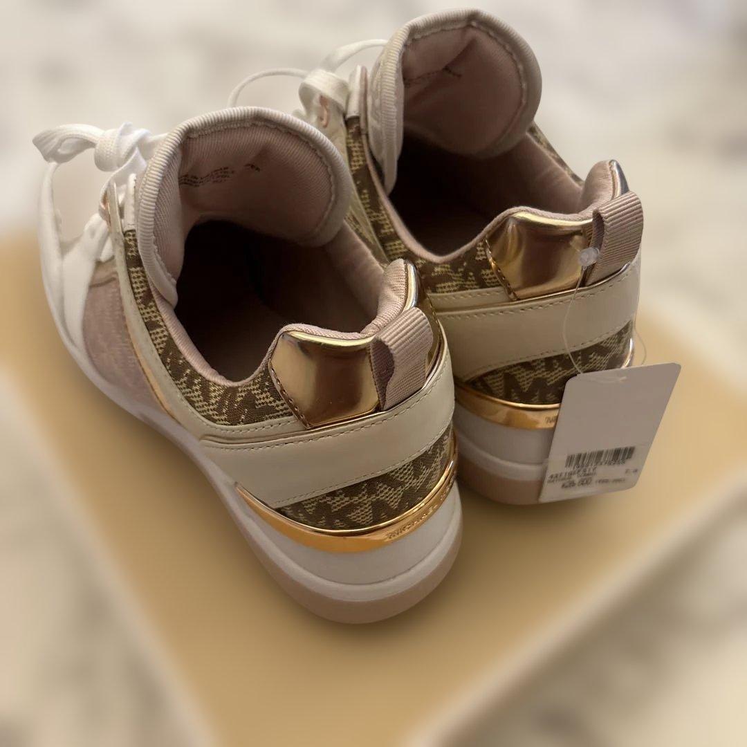 K様 新品　MICHAEL KORS ピンクベージュ スニーカー　24.0