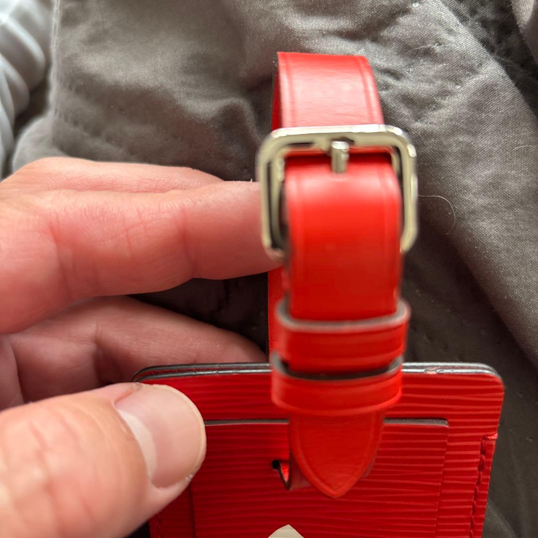 レ*オ様 ルイヴィトン エピ シュプリーム LVロゴ ネームタグ M67726