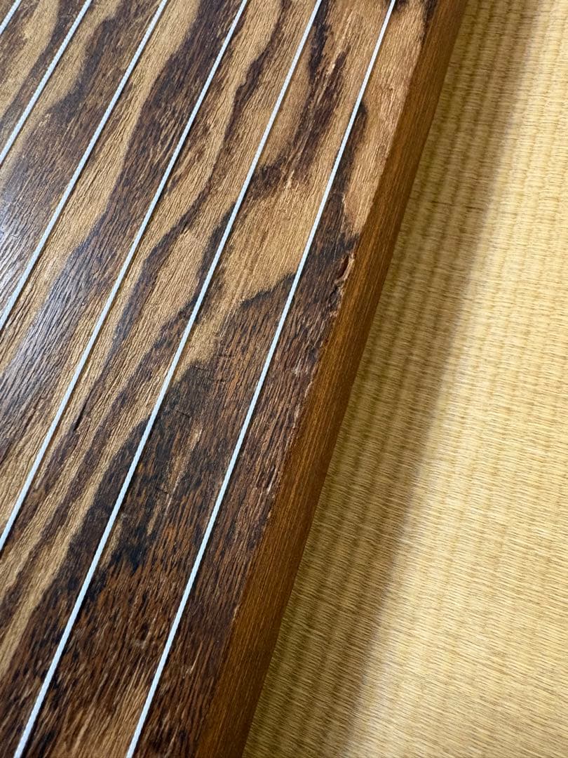 【高級品】福山琴 くり甲 綾杉彫 口前装飾（銘有） 蒔絵付 琴柱 白象・玉龍