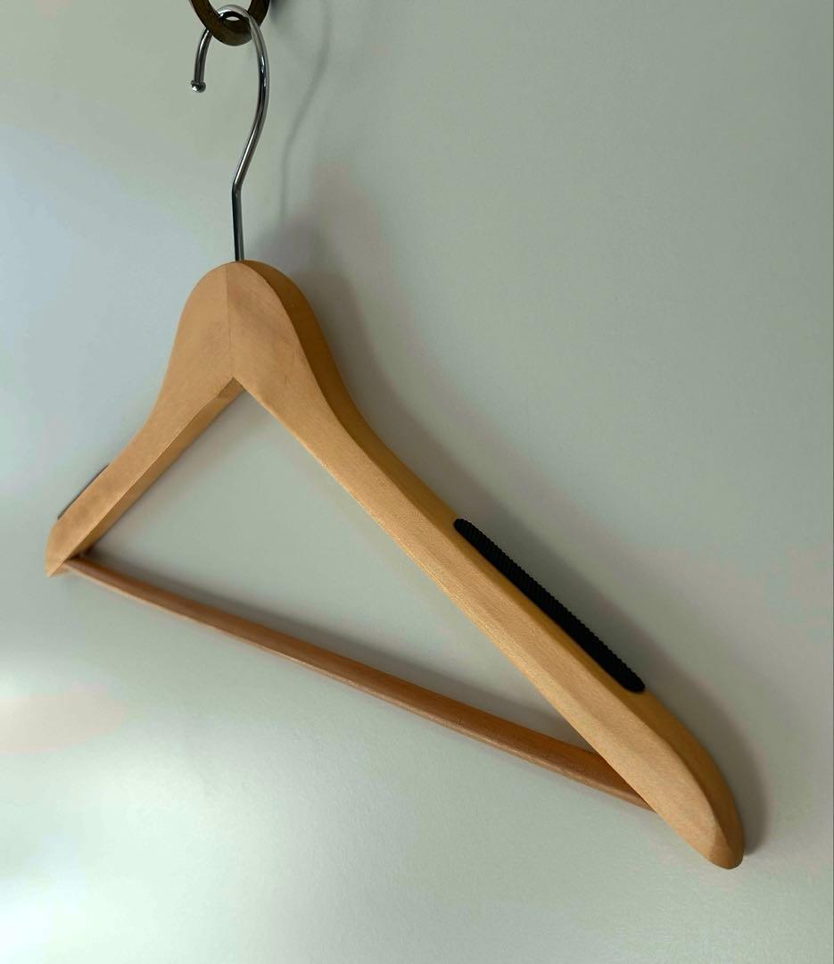 木製三角形ハンガー 滑り止め付き 88個セット