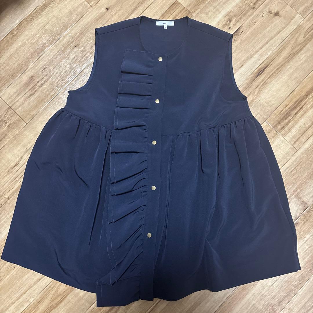 【美品】ヨリ ダブルフリルジレ ベスト 38 M相当 ネイビー ウエストギャザー