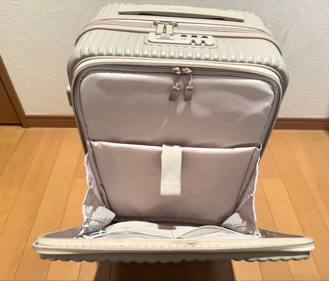 イノベータ　Innovator スーツケース　キャリーケース　カフェラテ　38L