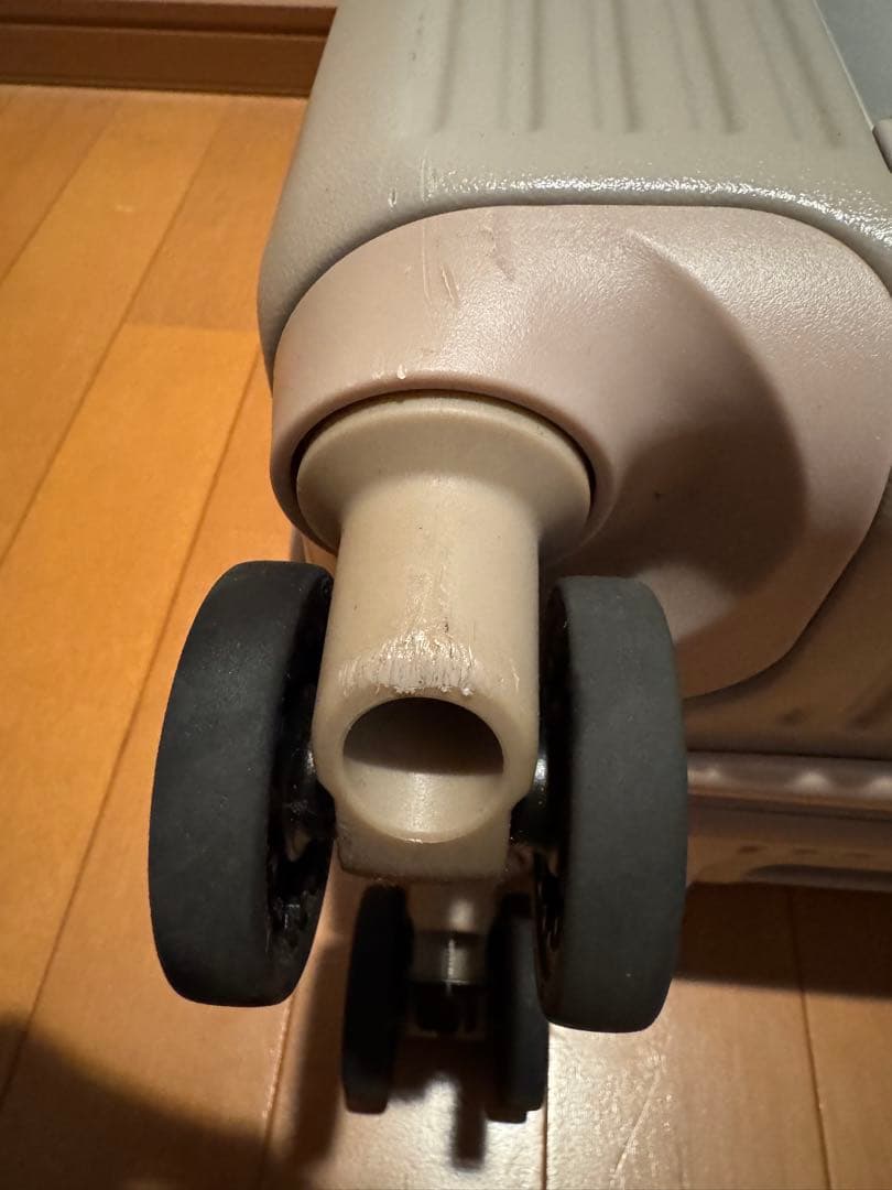 イノベータ　Innovator スーツケース　キャリーケース　カフェラテ　38L