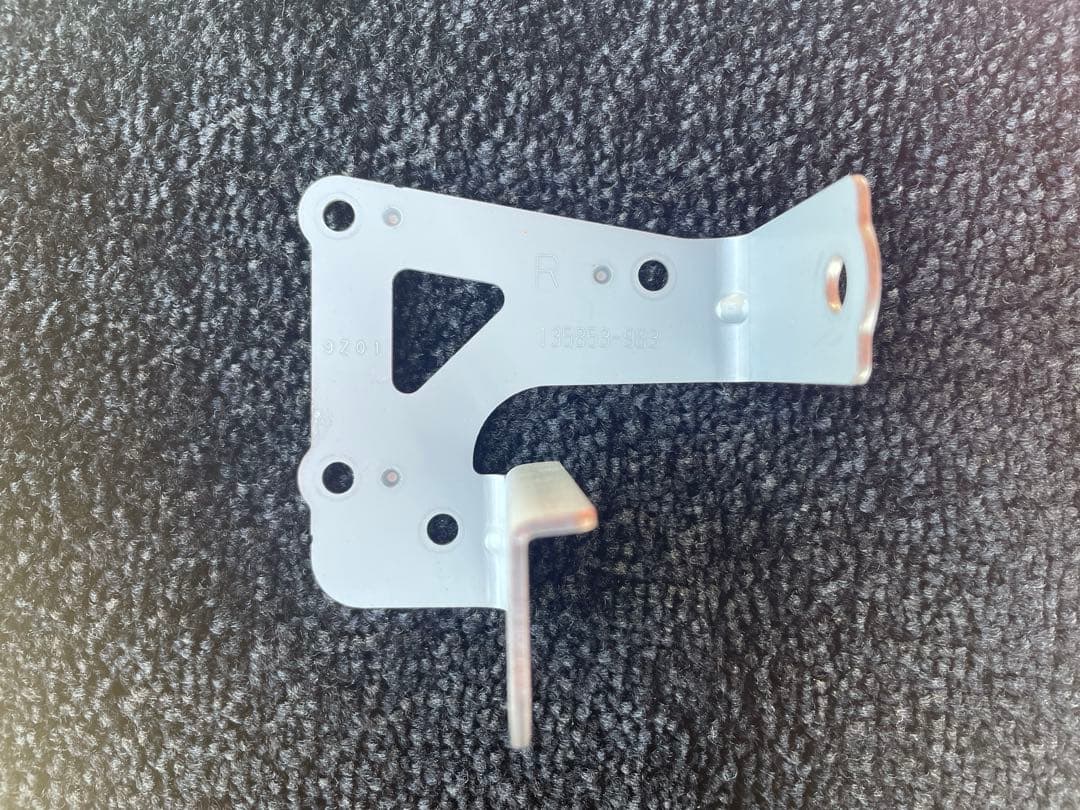 トヨタ　ヴィッツ　130系　純正　9インチ　パネル　カーナビ　クラスターパネル