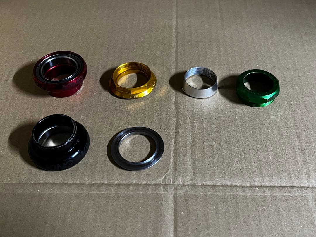 クリスキング ラスタカラー 1インチ グリップナット ピスト、oldmtb等に