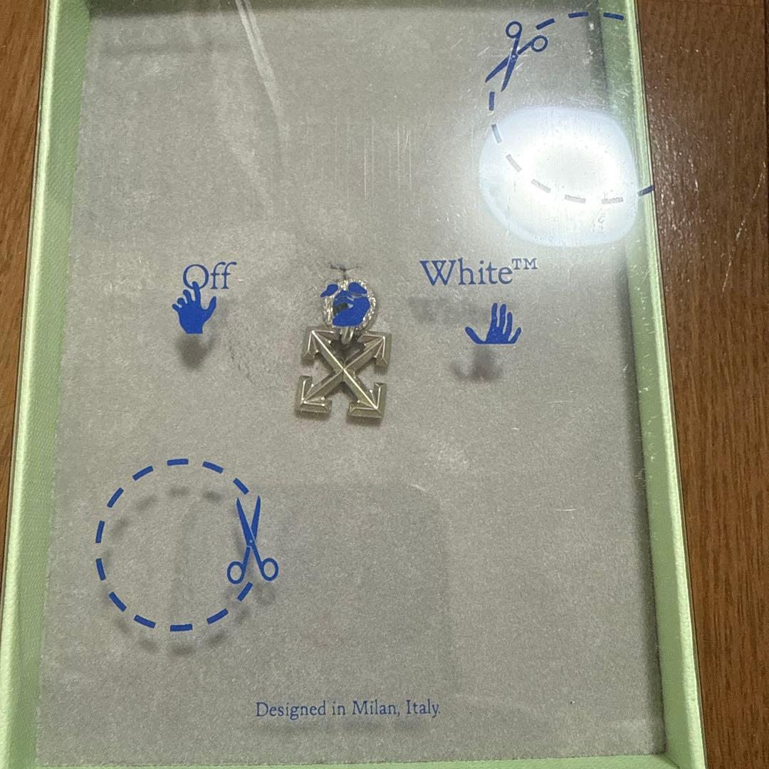 a*k様 Off-White / アロー ピアス