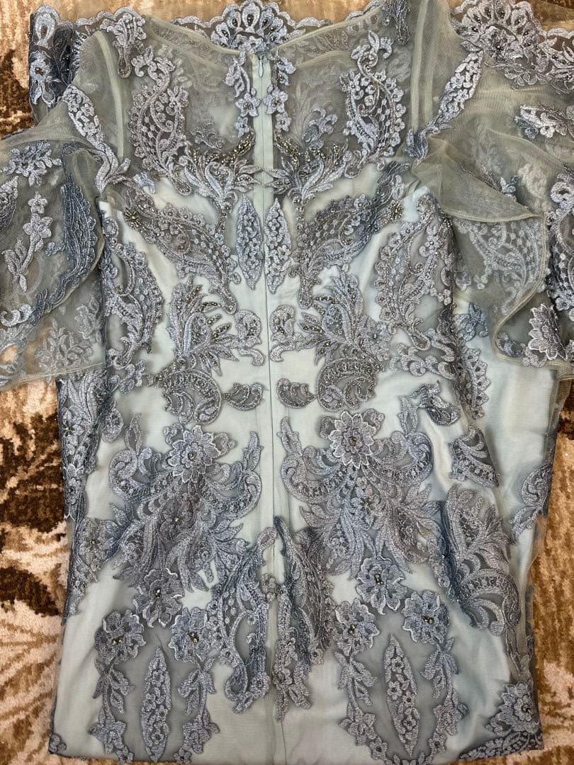 シルバー水色 刺繍入り ロングドレス フレアスリーブ