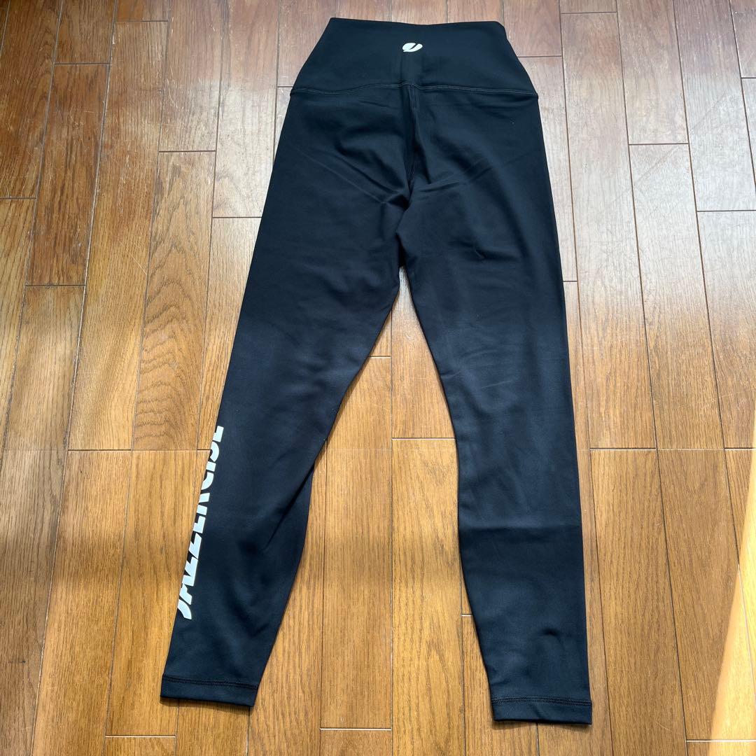 新品　Jazzercise ブラックエッセンシャルレギンス S