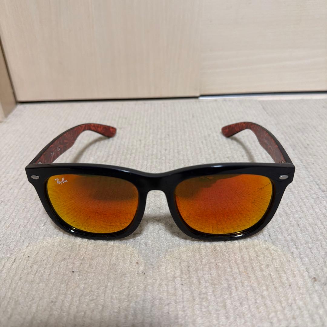 美品/レイバン サングラス　レッド