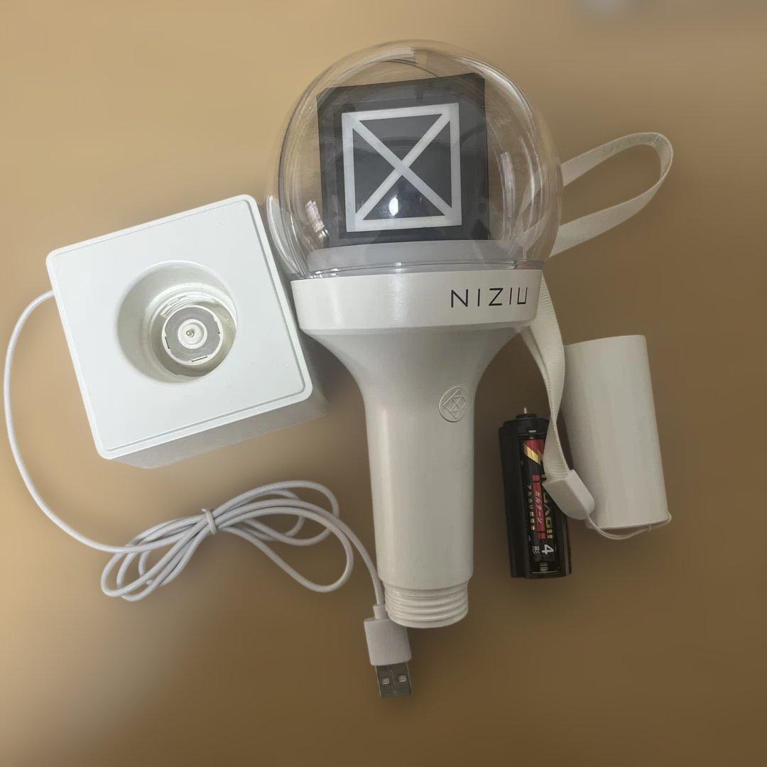NiziU ペンライト　専用持ち運びケース付き 即購入◎早い者勝ち