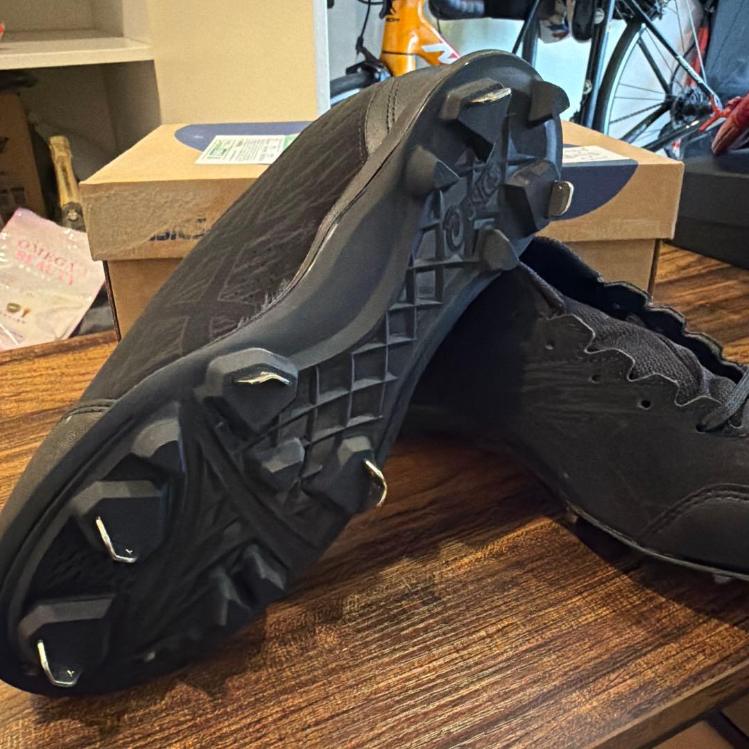 【新品未使用】アシックスasics 黒 スパイクシューズ 38-18金具おまけ付