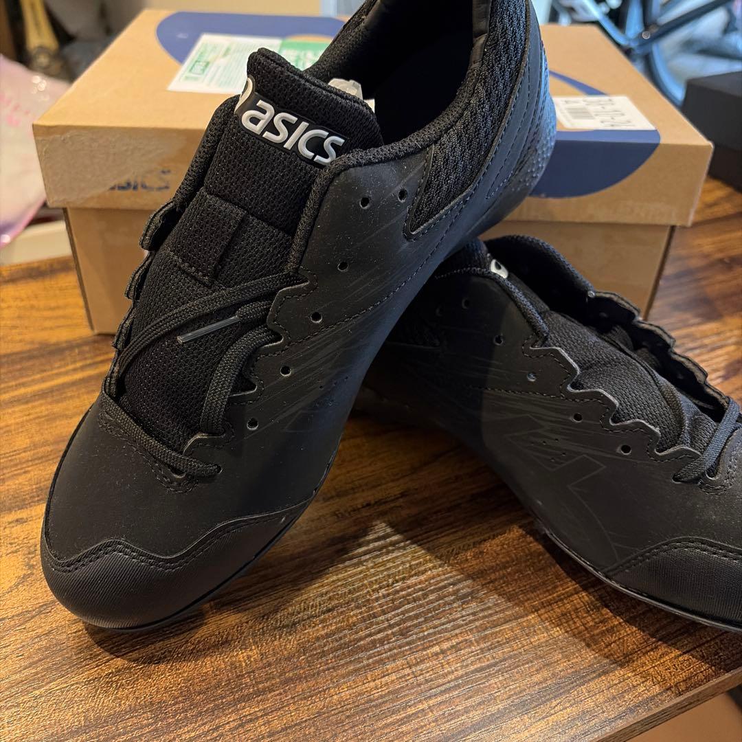 【新品未使用】アシックスasics 黒 スパイクシューズ 38-18金具おまけ付