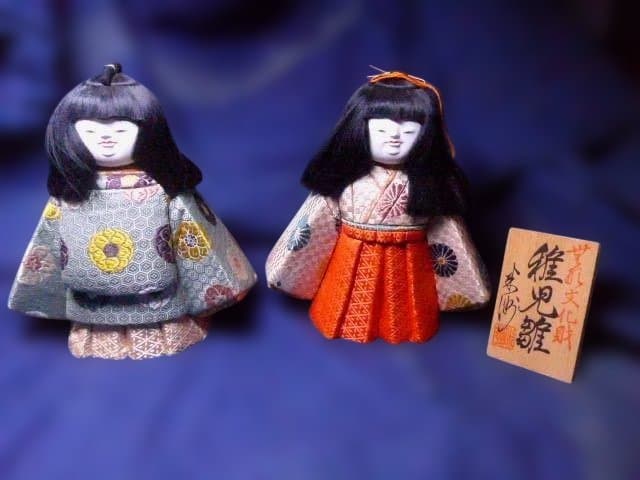 貴重な国指定無形文化財の人形師　銀座　原米洲の稚児雛です