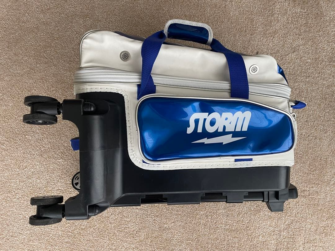 【中古】STORM ボウリング用バッグ キャスター付き 中型 白/青