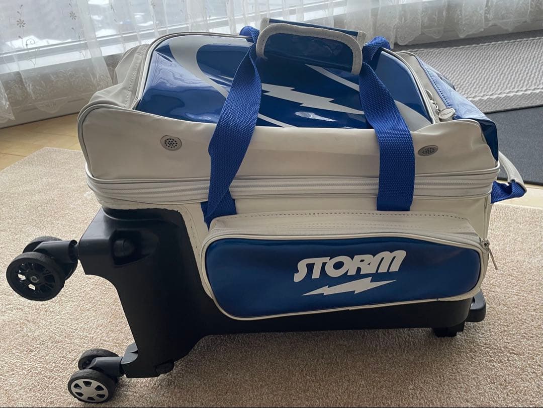 【中古】STORM ボウリング用バッグ キャスター付き 中型 白/青