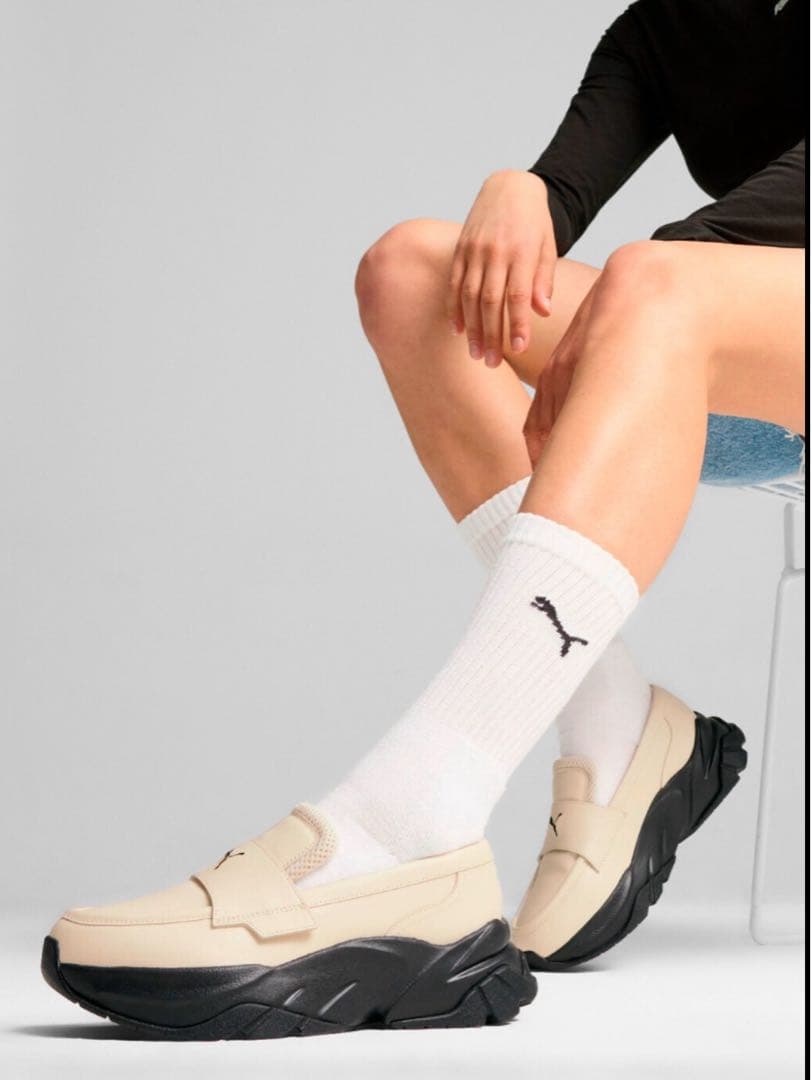 ＊ほぼ新品＊【Puma】スニーカー ベージュ/ブラック　23.5