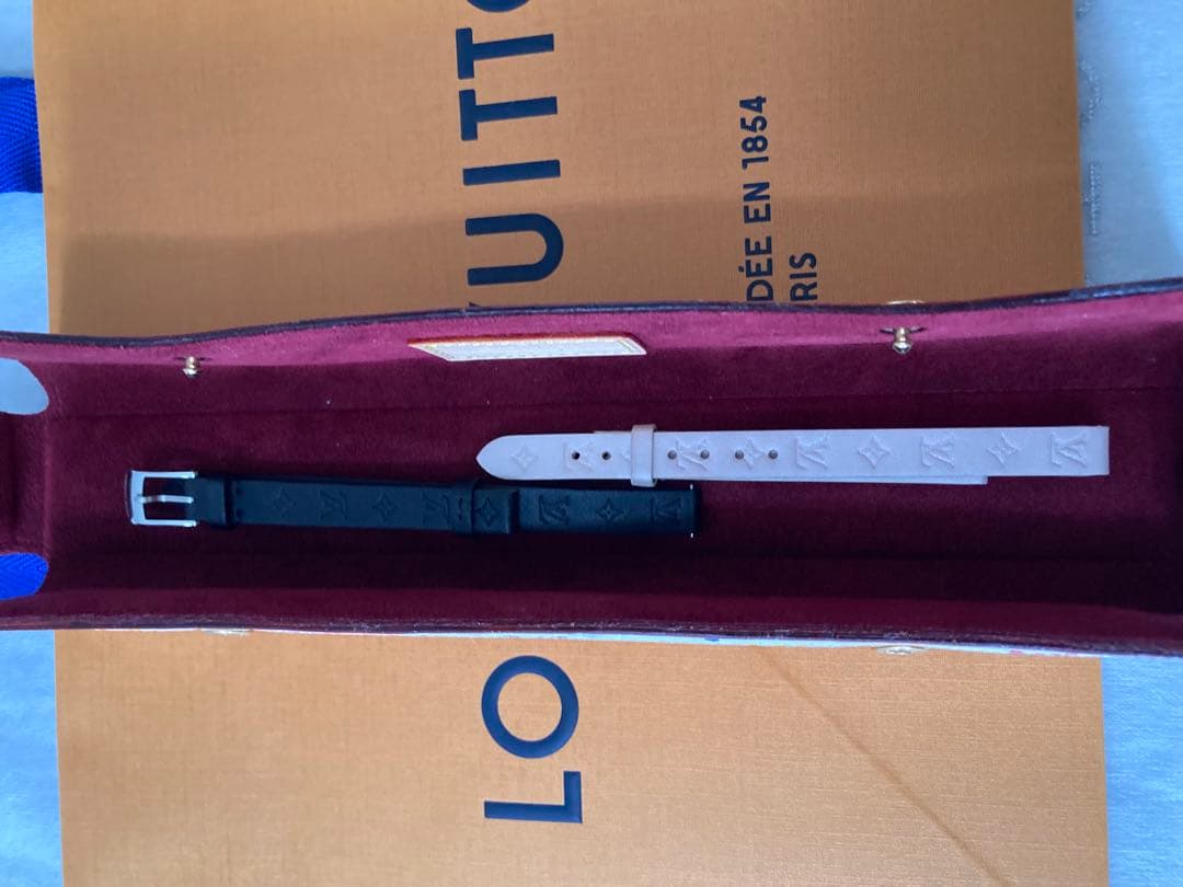 ⭐️未使用❗️ルイ・ヴィトン 腕時計ビジュの レザーサテンベルト 2本セット❗️正規品