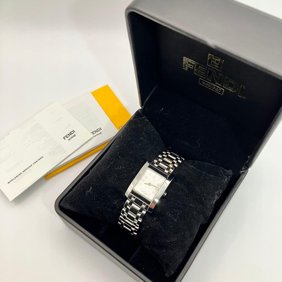 ピンクの猫 さま　　FENDI フェンディ 稼働品 クラシコ 7000L ホワイ