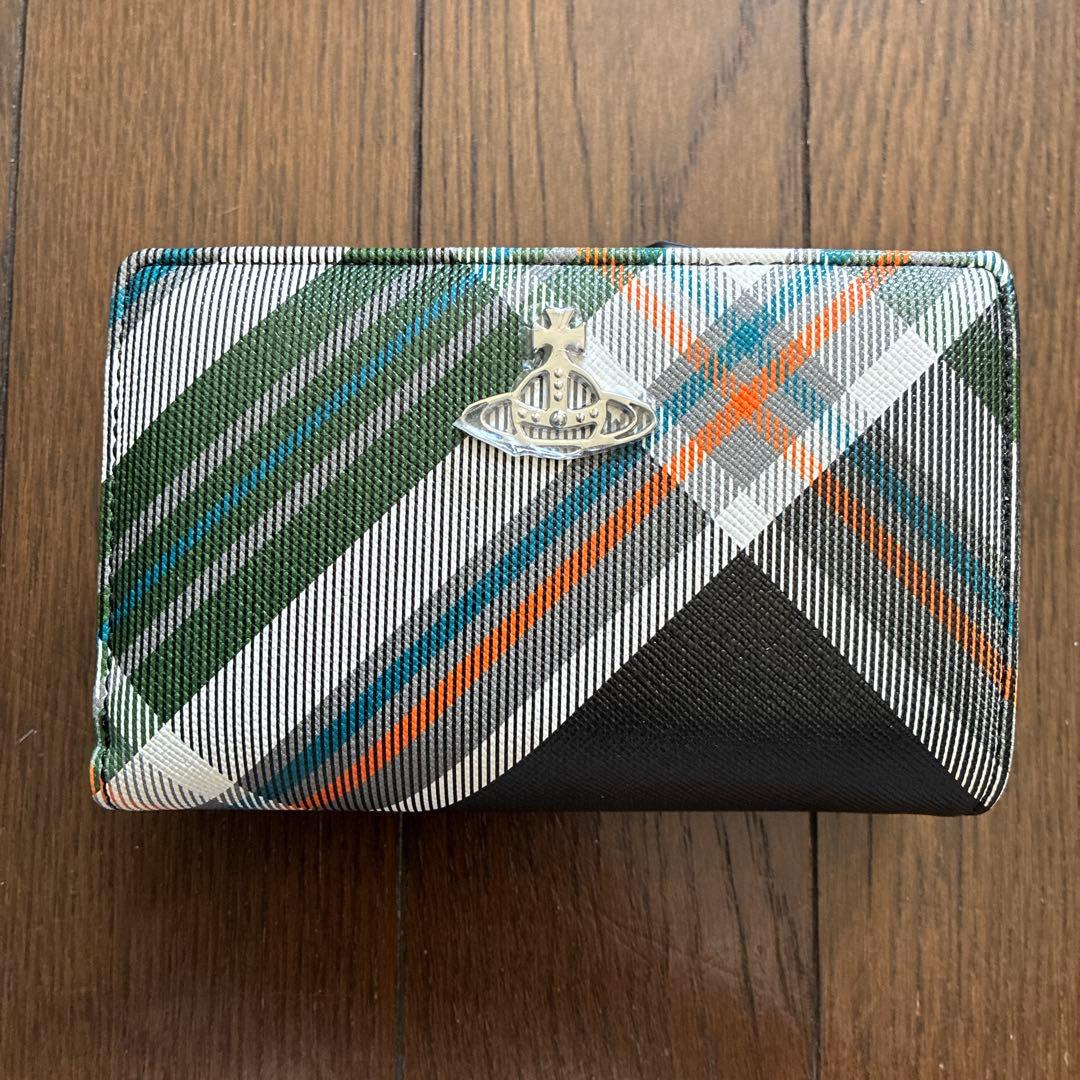 【未使用品】ヴィヴィアンウエストウッド サフィアーノ 折り財布 グリーン 箱付き