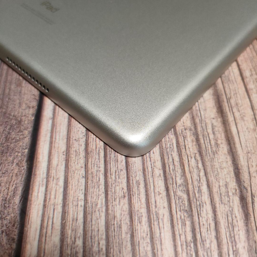 iPad 第8世代 32GB シルバー SIMフリー 美品