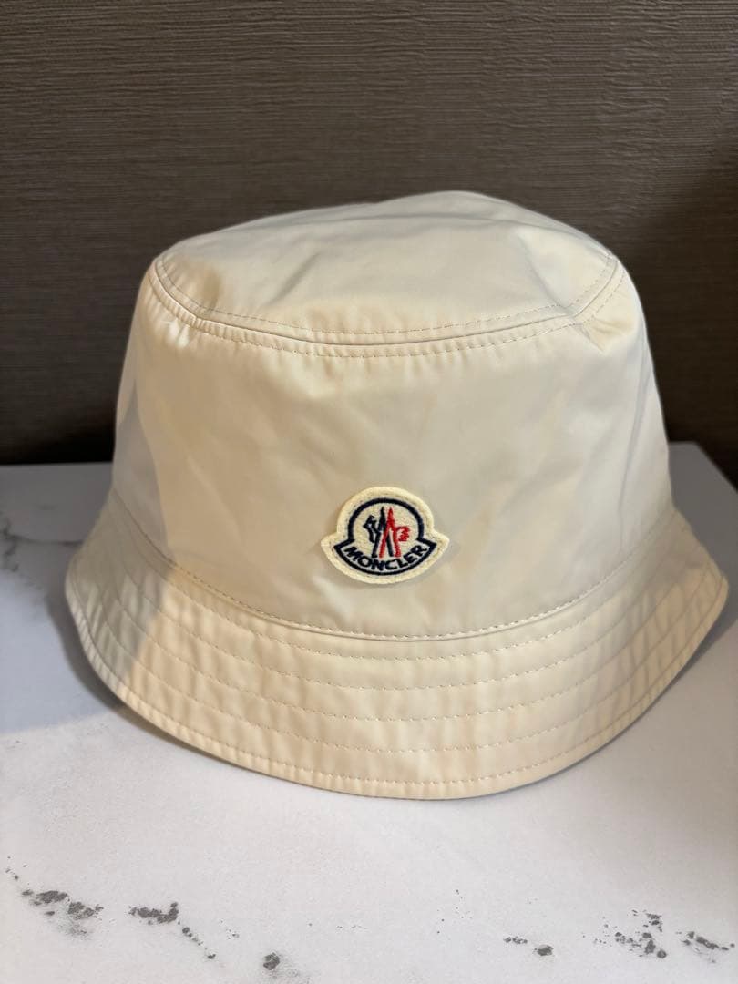 美品⭐︎モンクレール　リバーシブルバケットハット