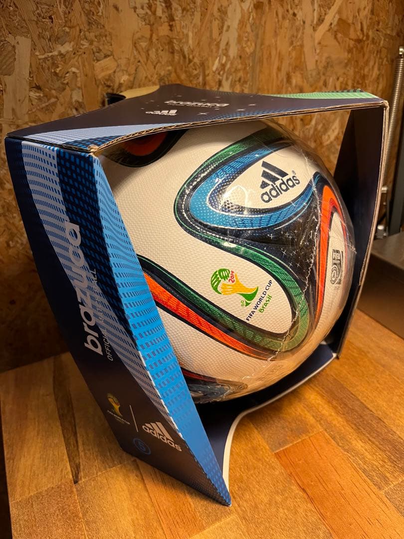 美品 adidas アディダス ブラズーカ 2014年W杯 公式球 5号球