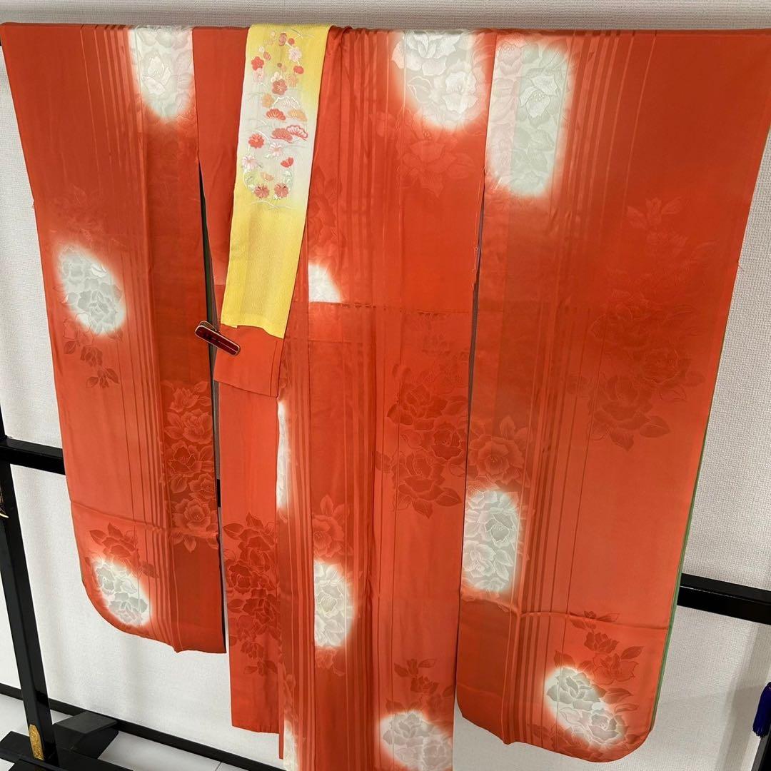 振袖用長襦袢 正絹 付け衿に可愛い刺繍 暈し染広衿 着物 T-2937