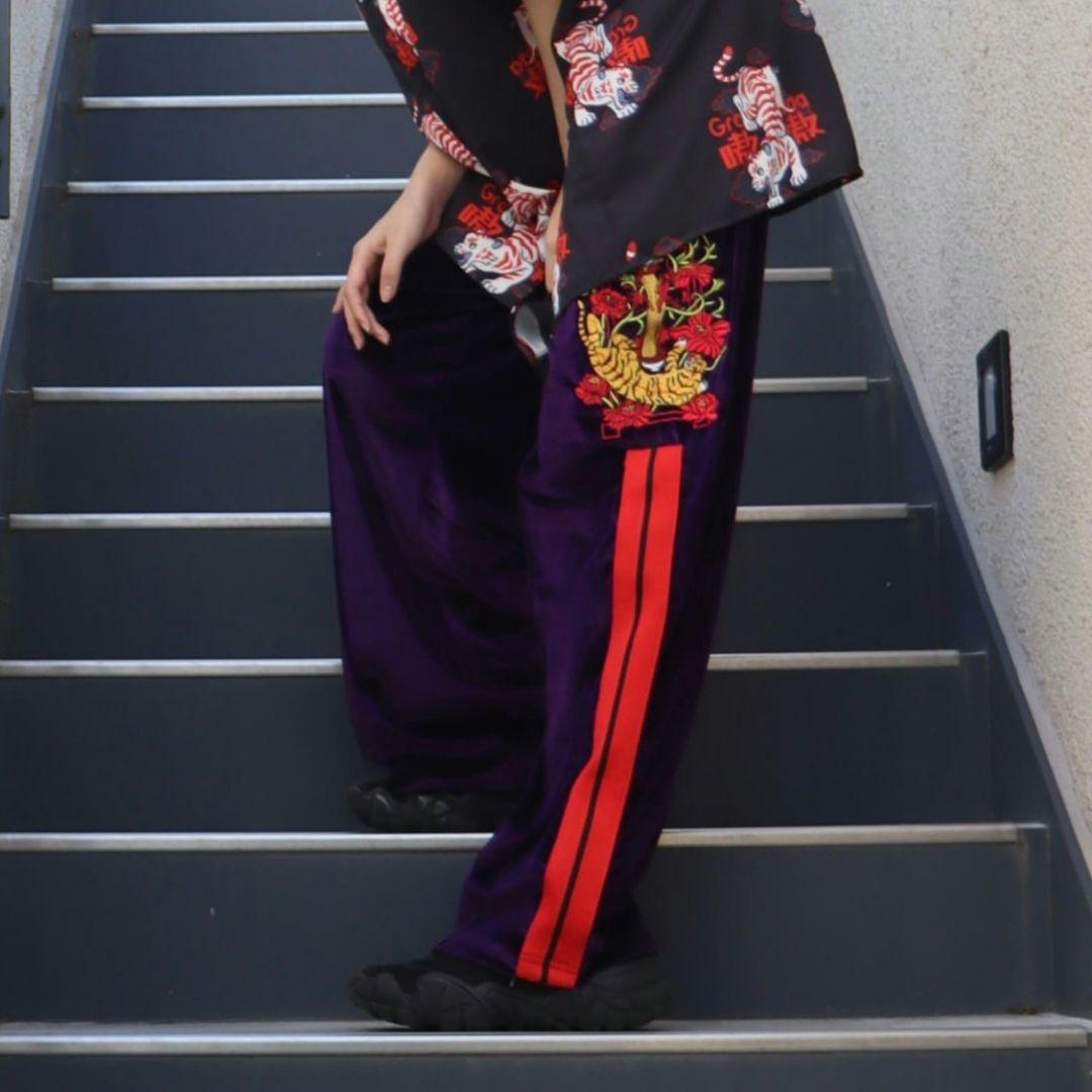 （チュウカタベタイ）Tiger track pants【purple】