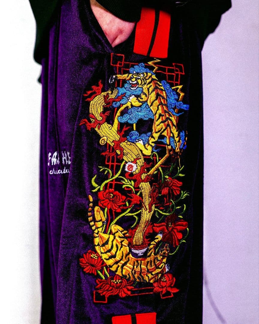 （チュウカタベタイ）Tiger track pants【purple】