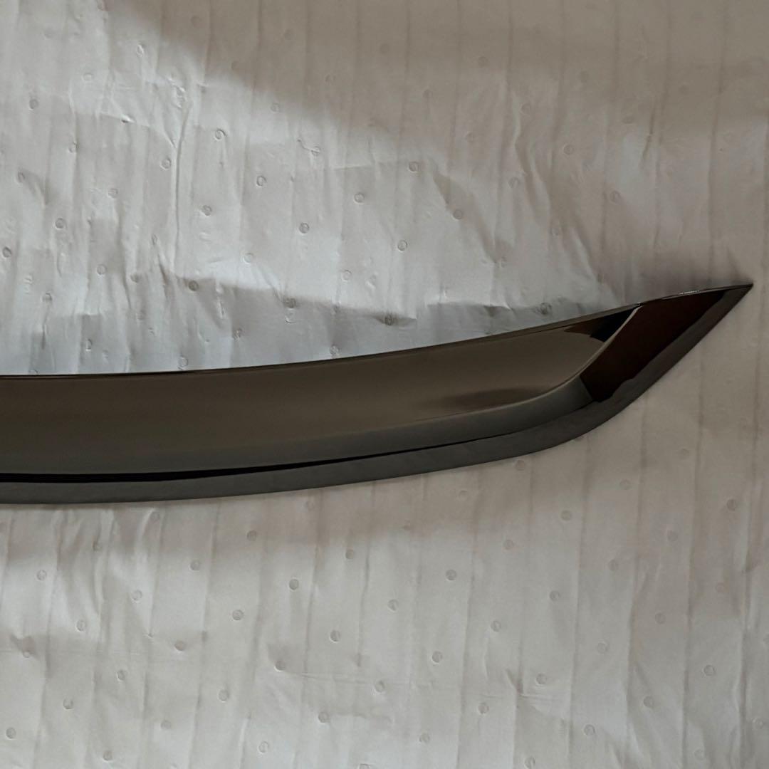 【美品】60系 ハリアー 純正フードモール(漆黒メッキ) 75770-48080