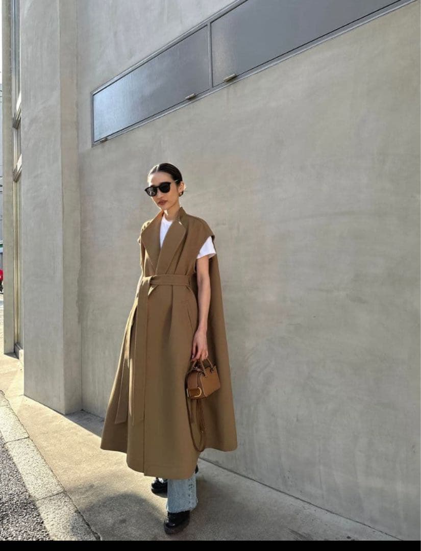 ELLIE スリーブレスコート【BEIGE】