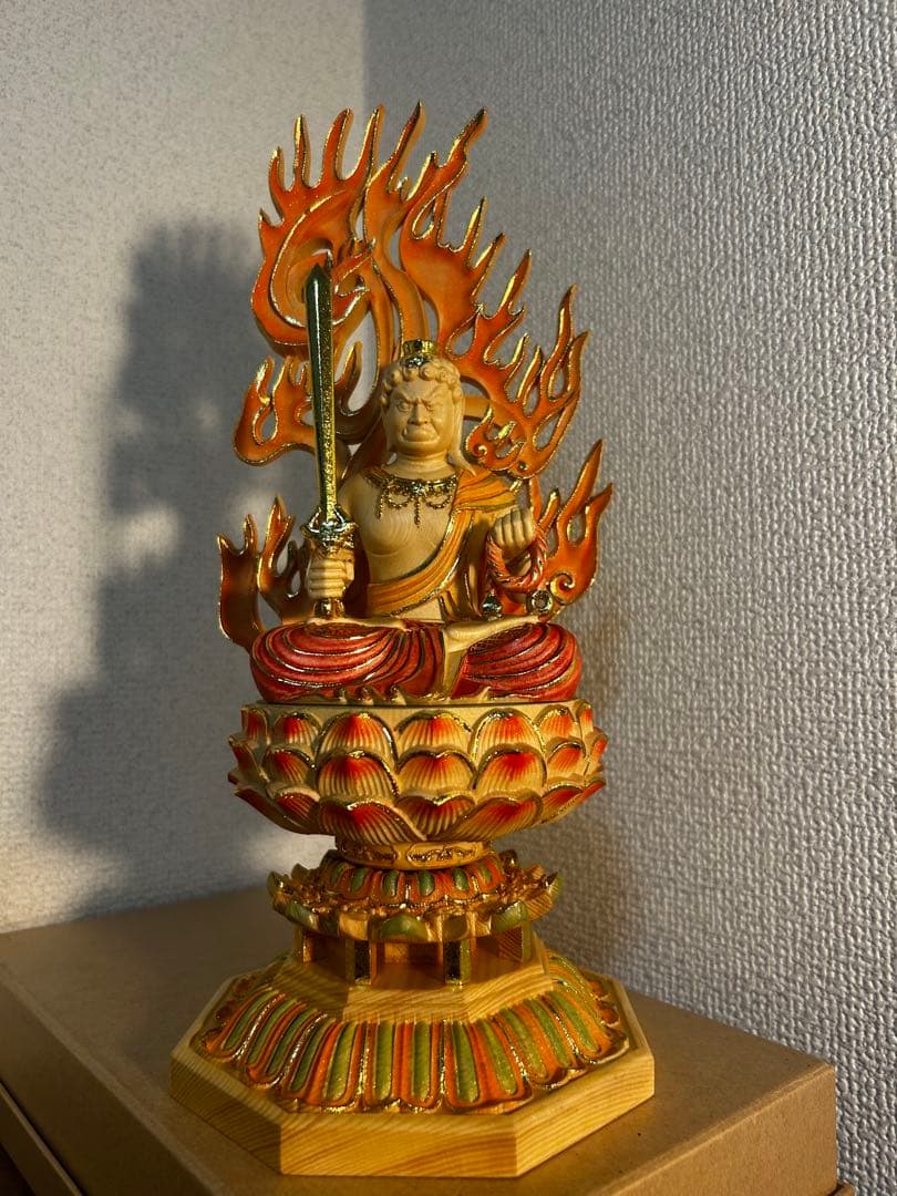 【送料無料】切金 彩色 不動明王 座像 木彫仏像 精密細工