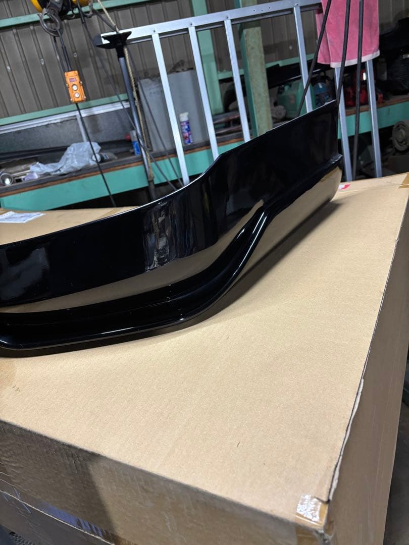 ハイエース　フリッパー一体型フロントリップスポイラー　エアロ　220塗装済み