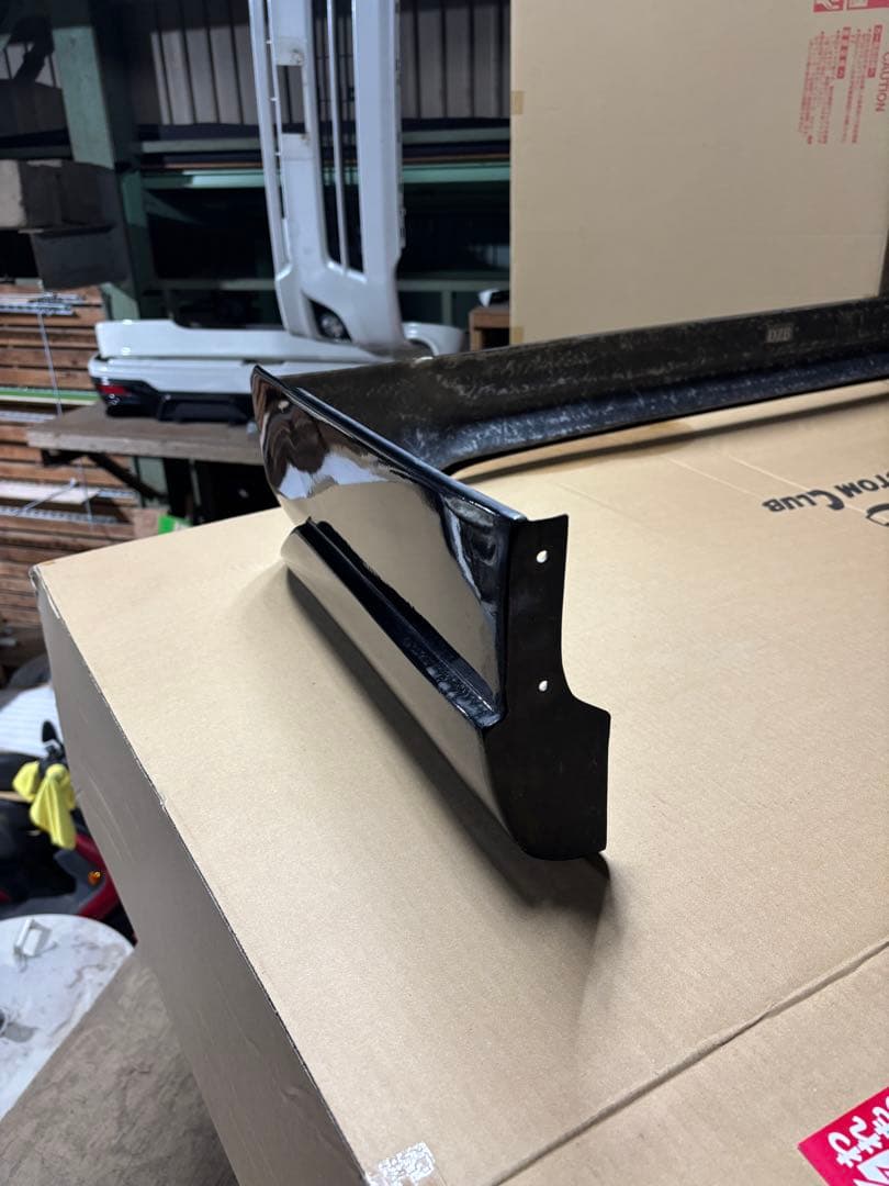 ハイエース　フリッパー一体型フロントリップスポイラー　エアロ　220塗装済み